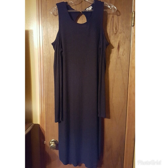 Xhilaration Dresses & Skirts - Cold Shoulder Dress